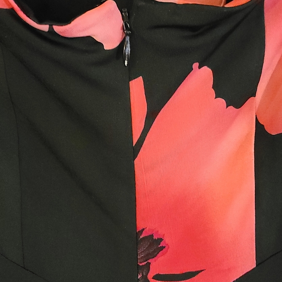 Tropical large flower black/pink Bebe Dress - Picture 4 of 7